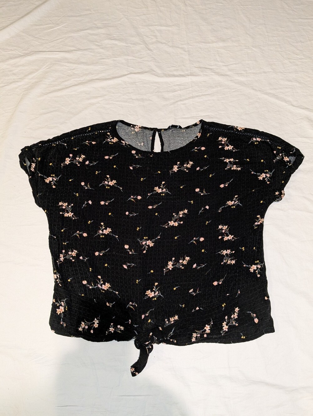 Buffalo David Bitton Black Floral Tie-Front Crop Top